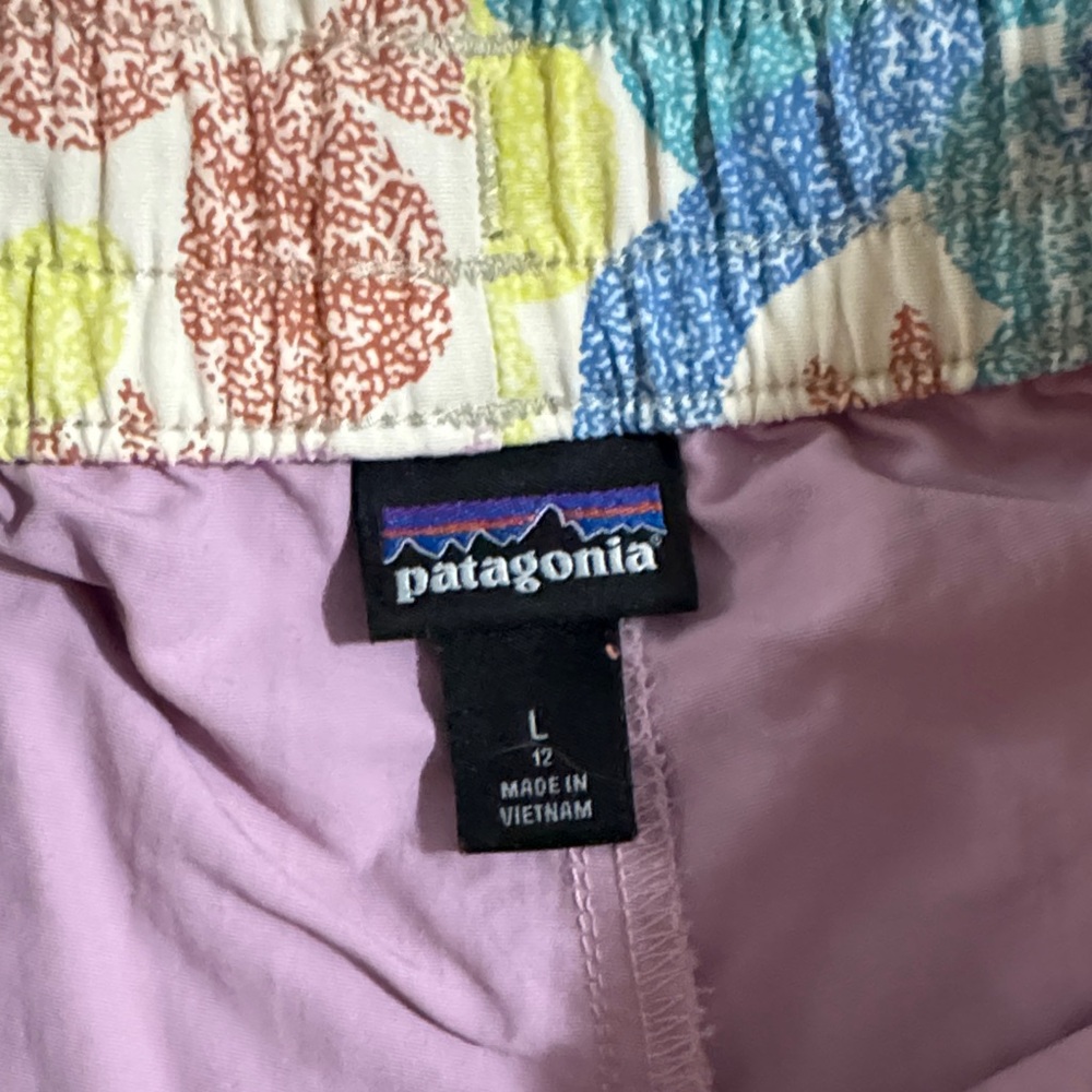 Girls Patagonia Shorts - Picture 2 of 4